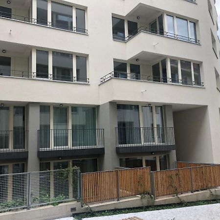 Luxury Apartment With Private Garden Praga Esterno foto
